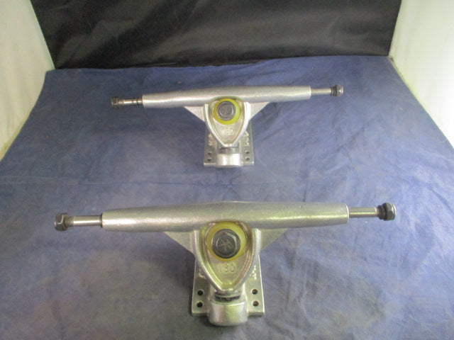 Load image into Gallery viewer, Used Randall R-11 180mm 50 Deg Longboard Trucks
