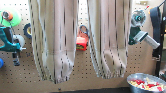 Load image into Gallery viewer, Used Wilson Elastic Bottom Baseball Pants - Size Youth
