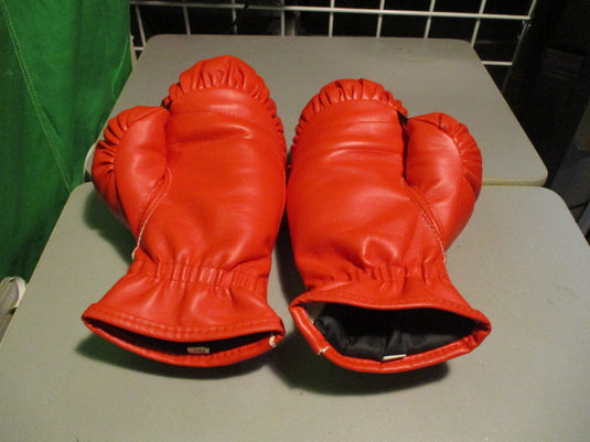 Used Everlast Size Small/Medium Boxing Gloves