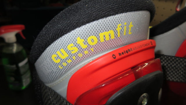 Load image into Gallery viewer, Used Salomon Wave X7 Ski Boots Size 31.5
