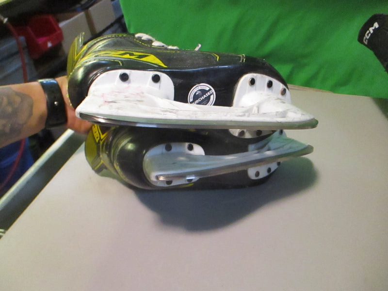 Load image into Gallery viewer, Used CCM Super Tacks 9350 Size 12 Hockey Skates
