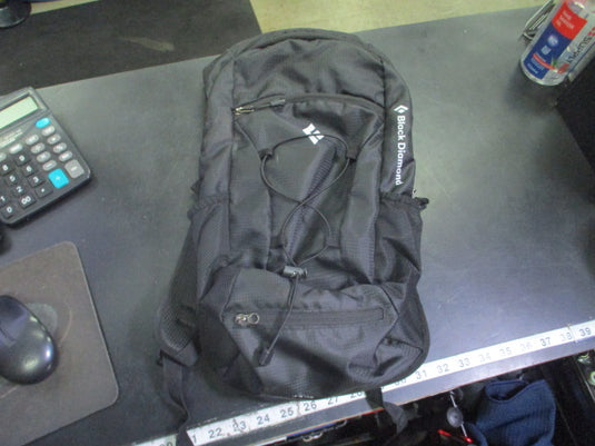 Used Black Diamond Magnum Lite 16L Trail Backpack