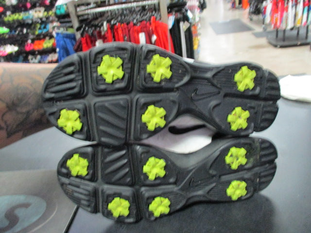 Load image into Gallery viewer, Used Nike Control Volt Junior Size Youth 2 Golf Shoes - Needs New Spikes
