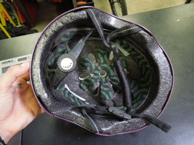 Load image into Gallery viewer, Used Nutcase Adjustable Bike Helmet Size M
