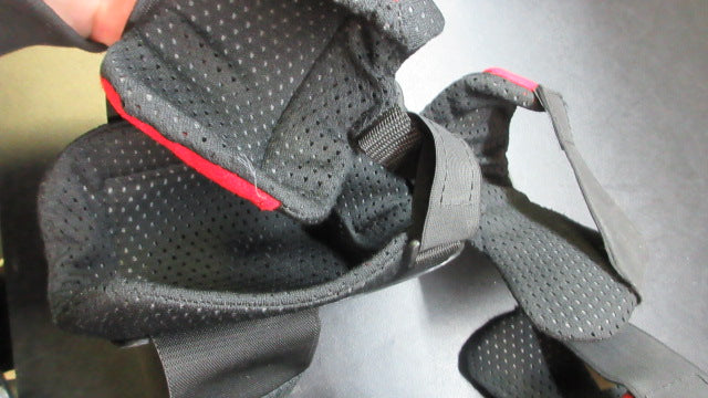 Load image into Gallery viewer, Used Bauer Flak Air Armour Hockey Elbow Pads - Small
