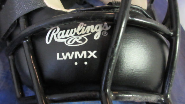 Load image into Gallery viewer, Used Rawlings Umpire LWMX Face Mask - plastic cracking
