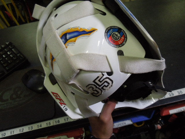 Load image into Gallery viewer, Used CCM GFL 1.9 Senior Ice Hockey Goalie Mask Size 6 3/4 - 7 1/4
