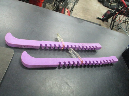 Used Hockey/Figure Skates -Skate Guard