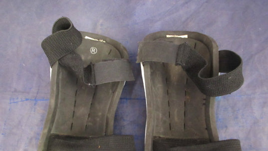 Used Lotto Shin Guards Size Youth - scratches