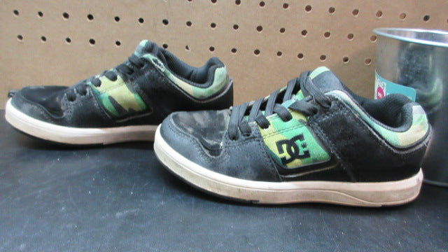 Load image into Gallery viewer, Used DC Manteca 4 Low Sneakers - Size 1.5

