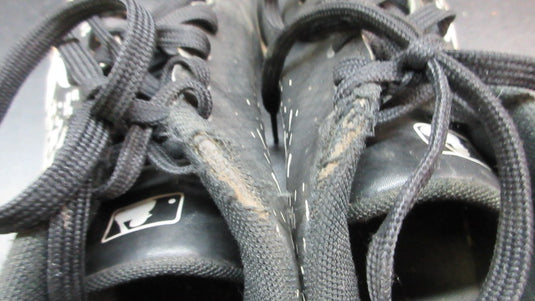 Used Under Armour Leadoff Baseball Cleats - Size Youth 4