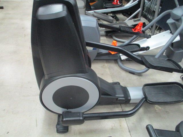 Load image into Gallery viewer, used Life Fitness 95XS Commercial EllipticalFunctional But (needs Service)
