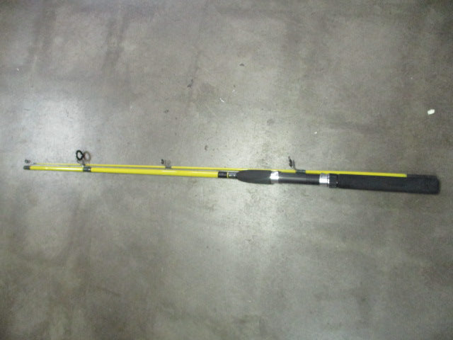 Load image into Gallery viewer, Used Fin-Chaser 6&#39; 2-Piece Fishing Pole
