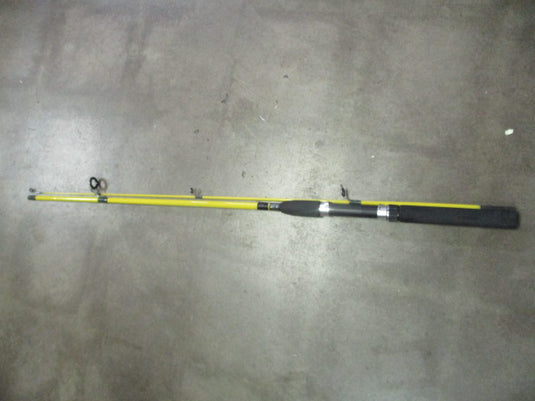 Used Fin-Chaser 6' 2-Piece Fishing Pole