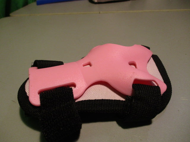 Load image into Gallery viewer, Used Bosoner Kids Wrist Guard
