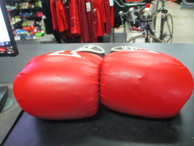 Load image into Gallery viewer, Used Title Boxing Gloves Size Medium (Has Wear)
