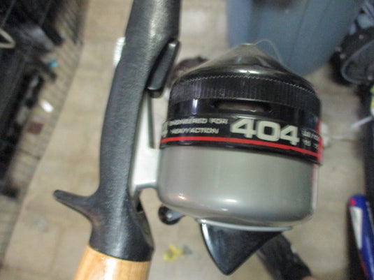 Used Zebco Model 4045 rod With Zebco 404 reel (REEL NEEDS SERVICE)