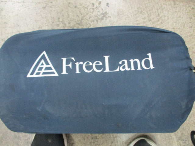 Load image into Gallery viewer, Used Freeland Sleeping Pad
