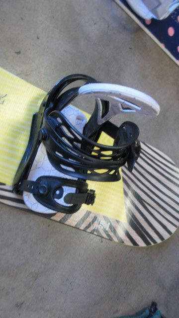 Load image into Gallery viewer, Used Head DEFY Future 128 cm Snowboard With Bindings
