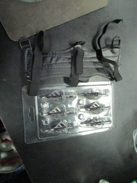 Load image into Gallery viewer, Lanneret Compound Bow and Archery Set Right Hand Archery Compound Bow

