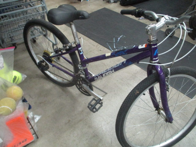 Load image into Gallery viewer, Used Raleigh Eva 2.0 26&quot; 21-Speed Mountain Bike XS Frame
