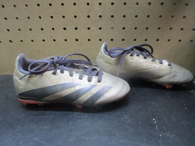 Load image into Gallery viewer, Used Adidas Predator Soccer Cleats - Size Youth 12
