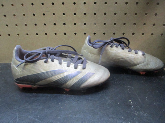 Used Adidas Predator Soccer Cleats - Size Youth 12