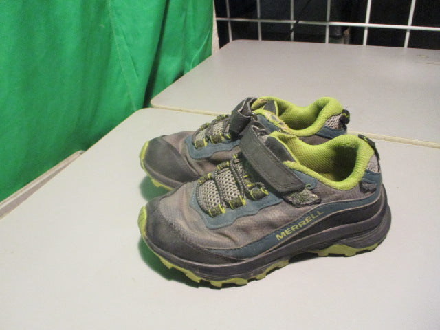 Load image into Gallery viewer, Used Merrell Size Youth 11 Shoes
