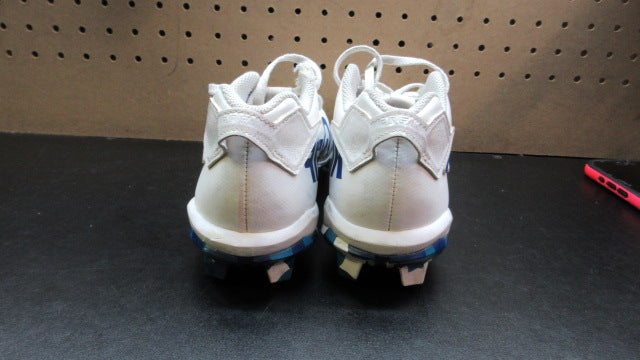 Load image into Gallery viewer, Used Adidas Freak Mid Football Cleats - Size 4
