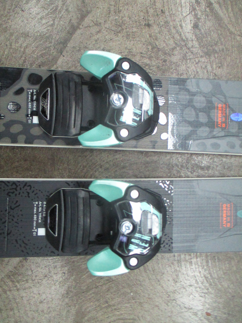 Load image into Gallery viewer, Used Volkl Secret 92 149Cm Downhill Skis W/ Salomon Bindings
