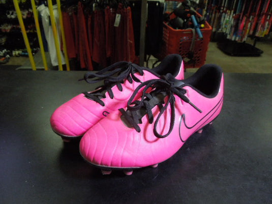 Used Nike Mecurial Girls Soccer Cleat Size 4.5Y