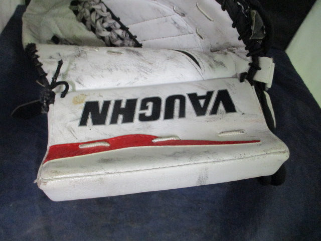 Load image into Gallery viewer, Used Vaughn LT68 Goalie Glove
