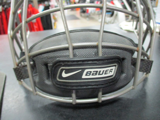 Used Nike Bauer 8500 Hockey Face Mask