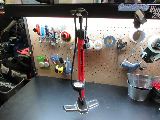 Load image into Gallery viewer, Used Schwinn Cyclone Plus Bike Pump
