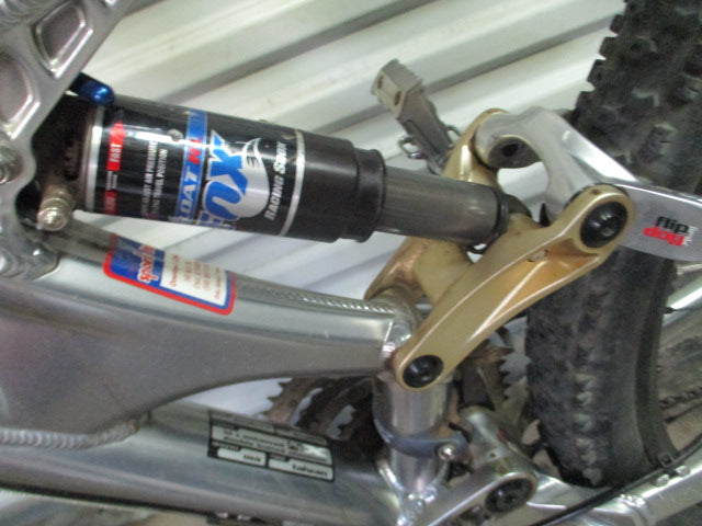 Load image into Gallery viewer, Used 2003 Specialized Enduro FSR Expert Medium Frame
