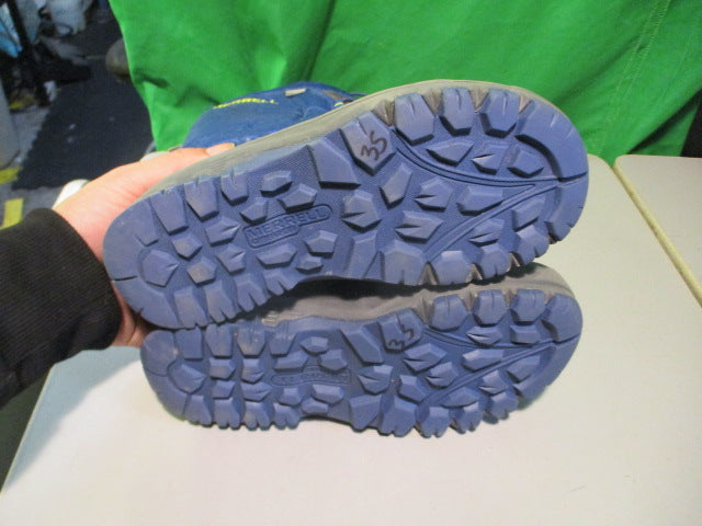 Load image into Gallery viewer, Used Merrell Select Dry Size 3 Winter Boots
