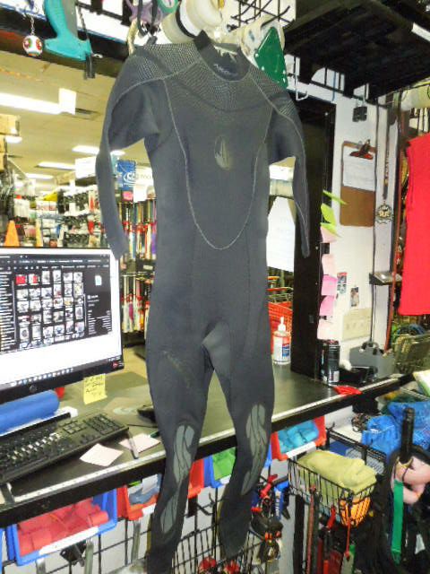 Used Akona 3mm 1 Piece Full Body Wet Suit Size 7/8