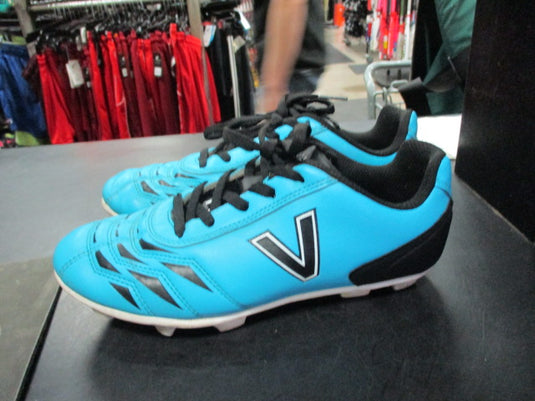 Used Victor Sierra Size 4.5 Soccer Cleats