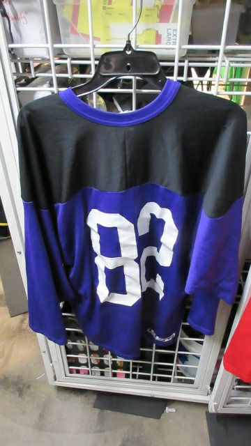 Load image into Gallery viewer, Used CCM Purple 82 Hockey Jersey Adult Size Medium - wear
