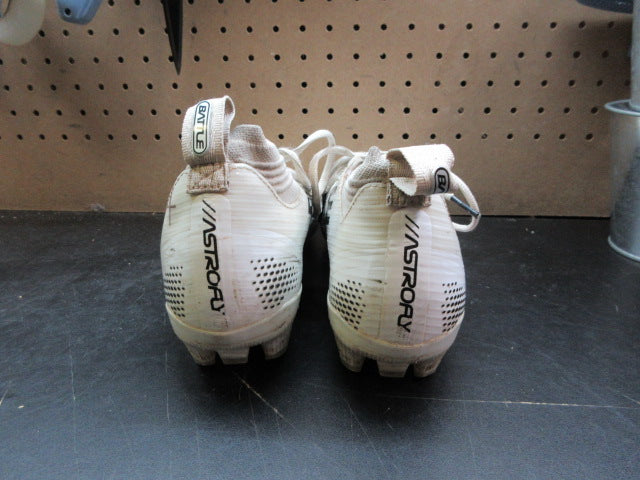 Load image into Gallery viewer, Used Battle Astrofly Football Cleats - Size 10.5

