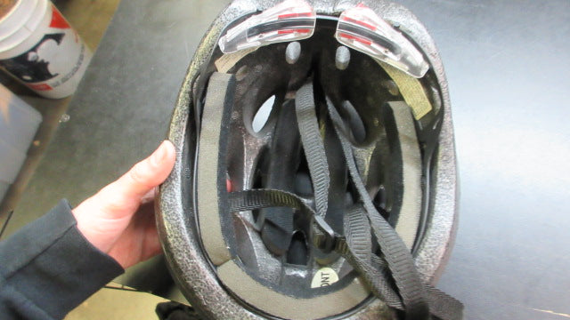 Load image into Gallery viewer, Used Bike Helmet - Size Small
