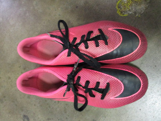 Used Nike Bravata 2 Soccer Cleats Size 4Y