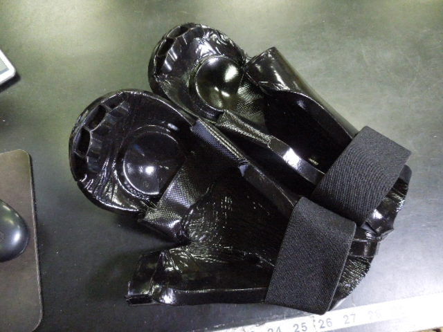 Load image into Gallery viewer, Used Century Sparring Hand Pad Gloves Size XL
