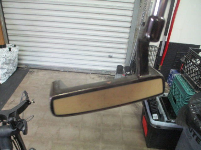 Load image into Gallery viewer, Used Black Velvet 220 RH Putter
