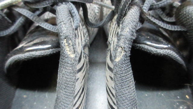 Load image into Gallery viewer, Used Nike Vapor Edge Shark Football Cleats - Size Youth 5.5
