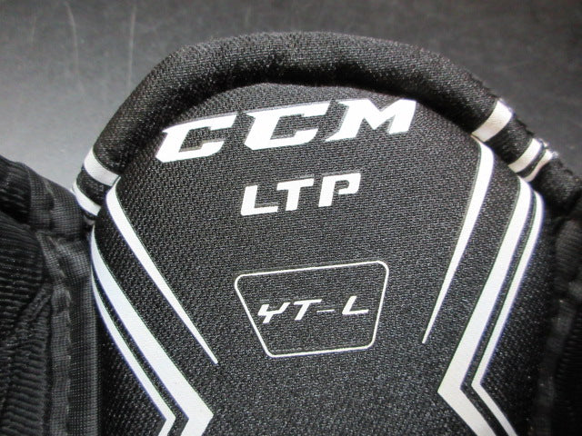 Load image into Gallery viewer, Used CCM LTP Hockey Breezers - Size Youth Large
