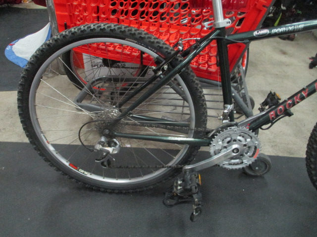 Load image into Gallery viewer, Used Rocky Mountain Whistler 26" 21 Speed Mountain Bike
