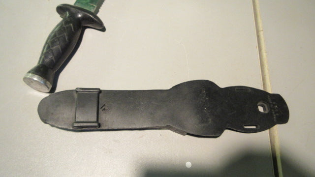 Load image into Gallery viewer, Vintage TABATA 10&quot; Dive Kniife With Sheath
