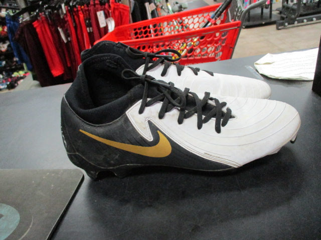 Load image into Gallery viewer, Used Nike Cyclone 360 Size 7 Soccer Cleats
