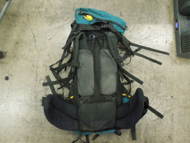 Load image into Gallery viewer, Vintage Mountainsmith Frostfire 5 Backpacking Pack
